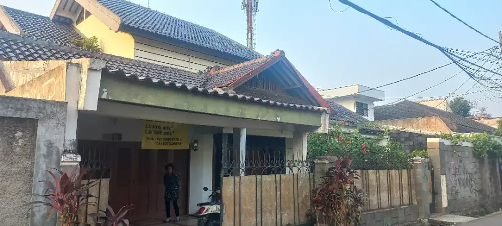 Rumah cantik, terawat, ex artis, dijual cepat