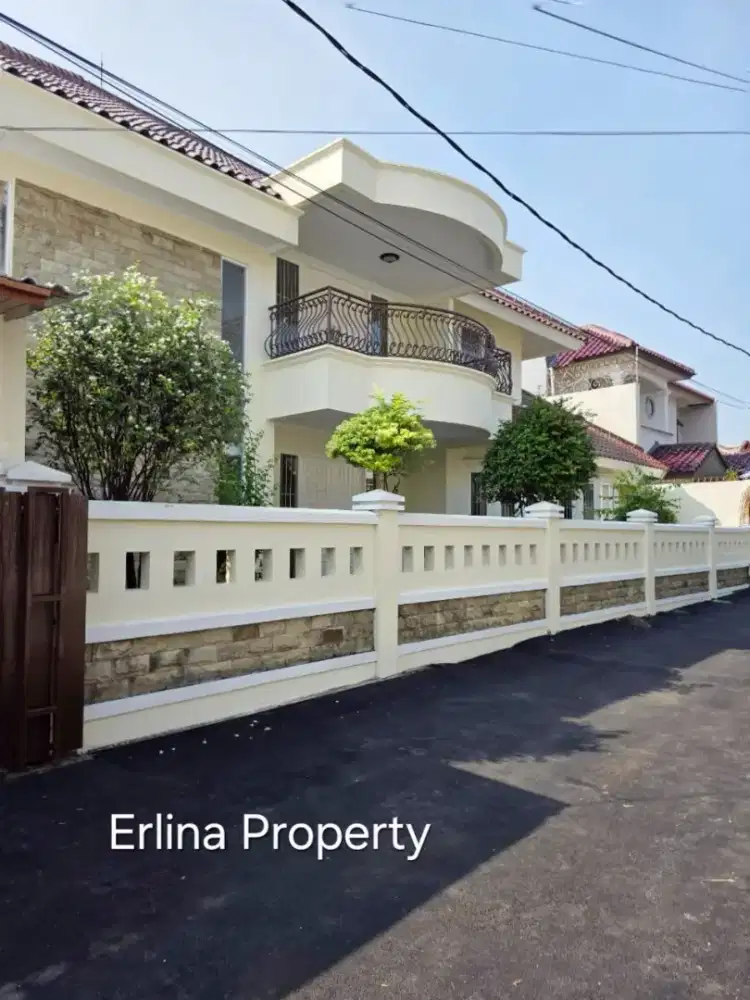 Dijual Rumah Mewah Tanah Luas Dalam Komplek  Di Cinere