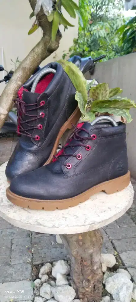 Sepatu kulit Timberland