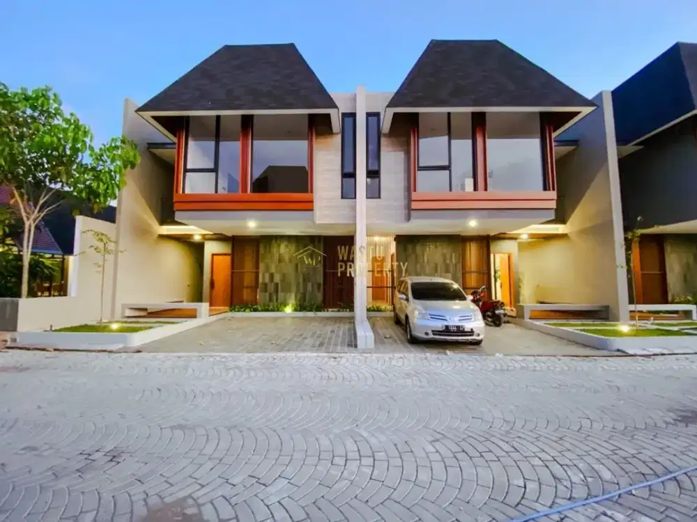 RUMAH MEWAH 2 LANTAI PERUMAHAN DI MAGUWOHARJO