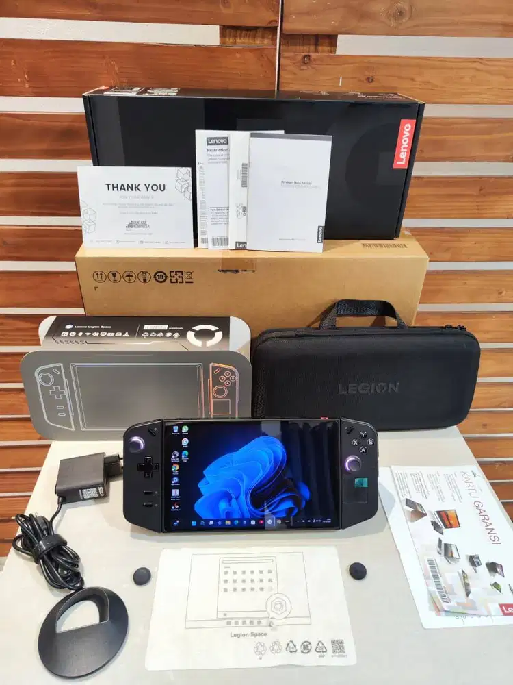 jual lenovo legion go z1 extreme 2TB SSD / 16GB RAM Fullset LIKE NEW