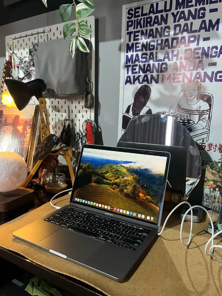 Jual MacBook Pro M1 2020 Touch Bar Super Duper Like New