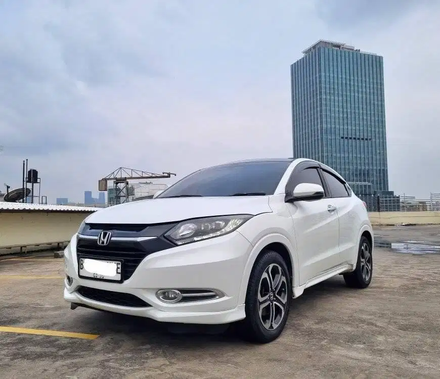 Honda HR-V 2015  prestige 1.8 Panoramic istimewa