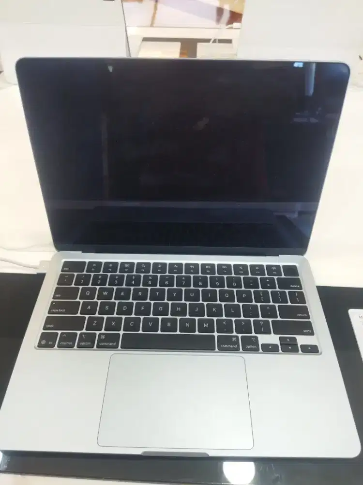 macbook air 13inch