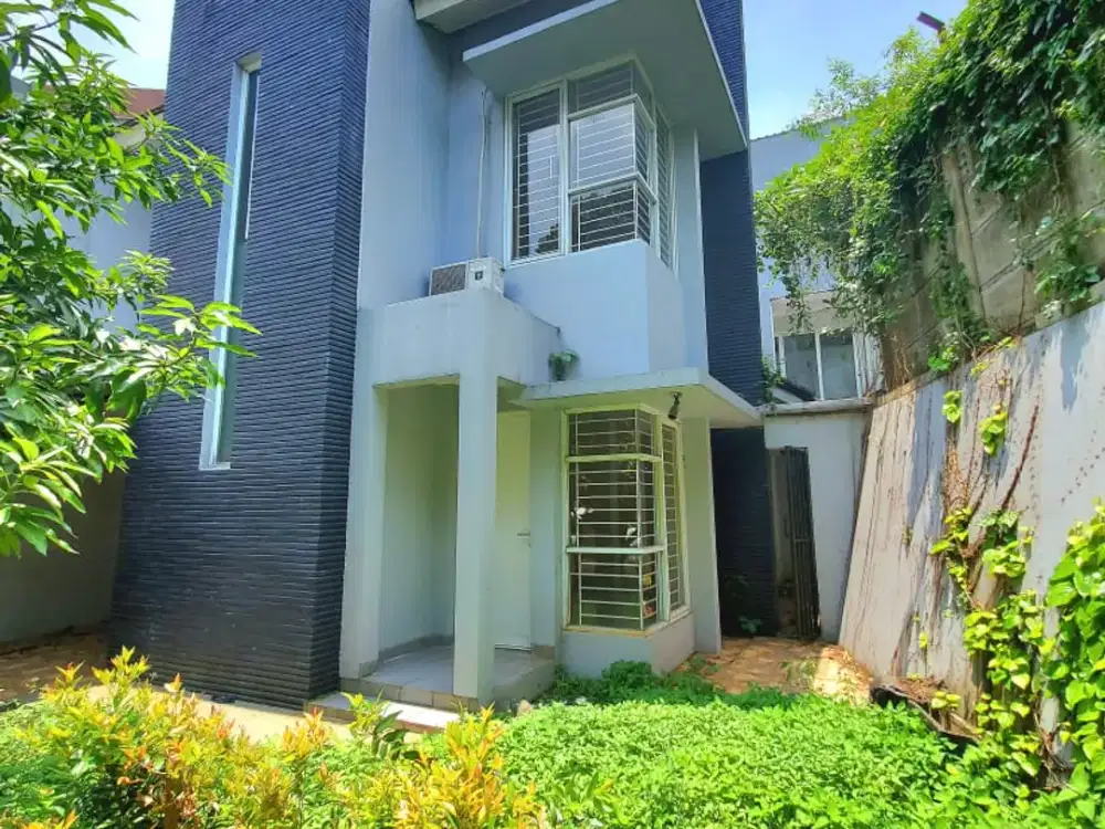 Dijual rumah nyaman tenang di Cluster Emerald Bintaro