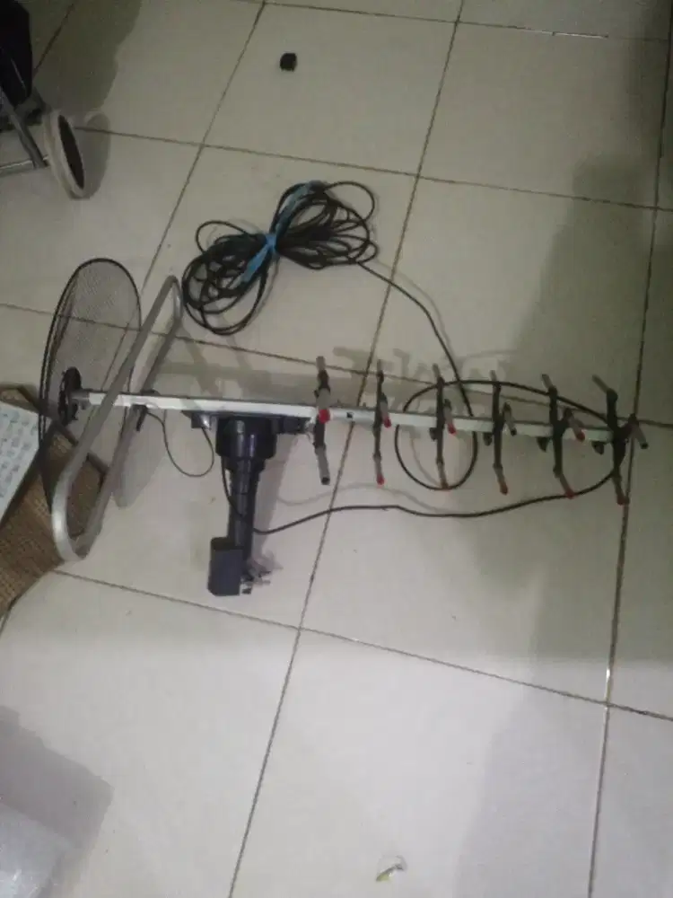 Antena tv luar ruangan