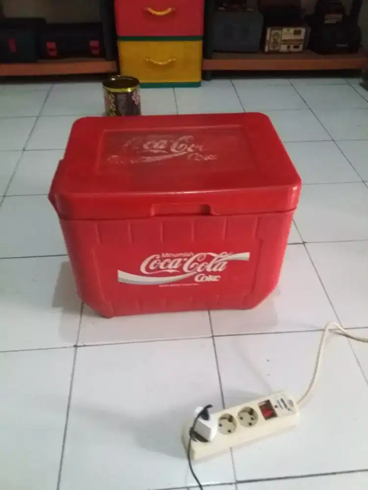 Box Cocacola tempat es