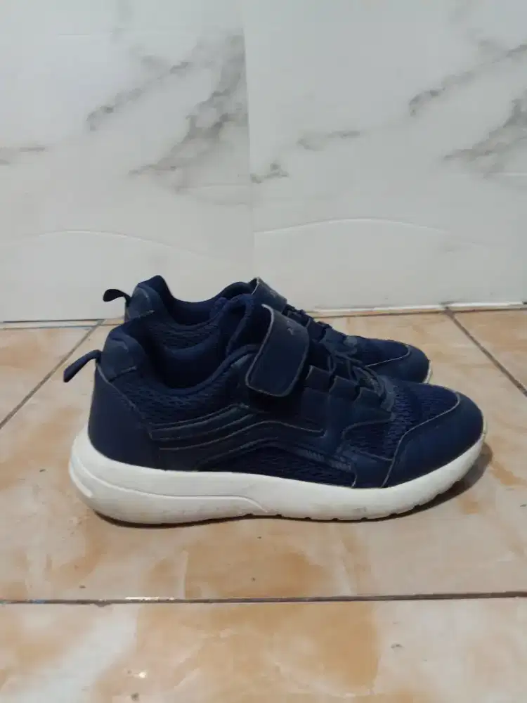 Sepatu  Airwalk Sella Jr .