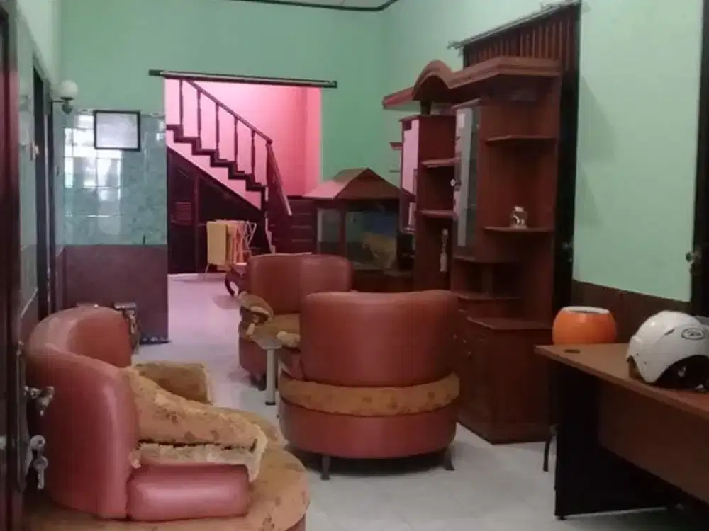 Dijual Rumah 1,5 Lantai + Toko – Lokasi Strategis di Tengah Kota Banyuwangi