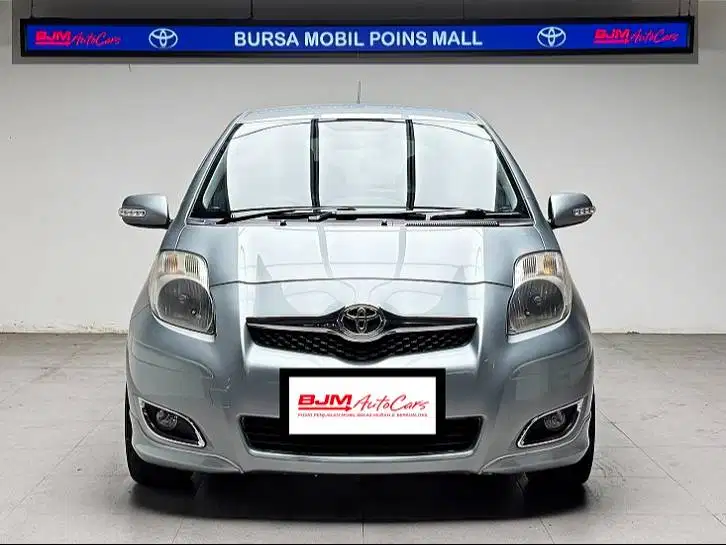 KM Low Toyota Yaris E 2010 Matic Istimewa #BJM1#