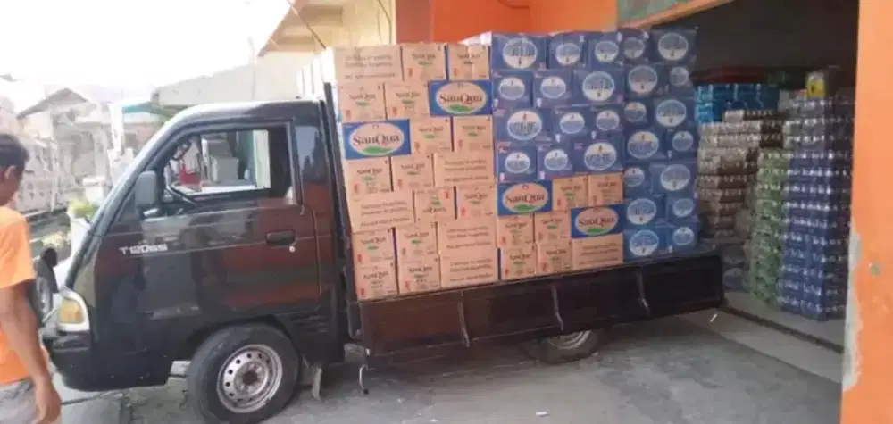Mencari pekerjaan modal KTP sama SIM A kali aja ada