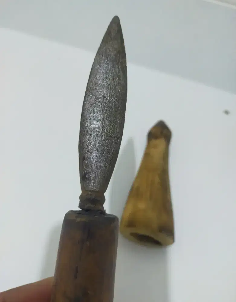 tumbak sepuh meteorit