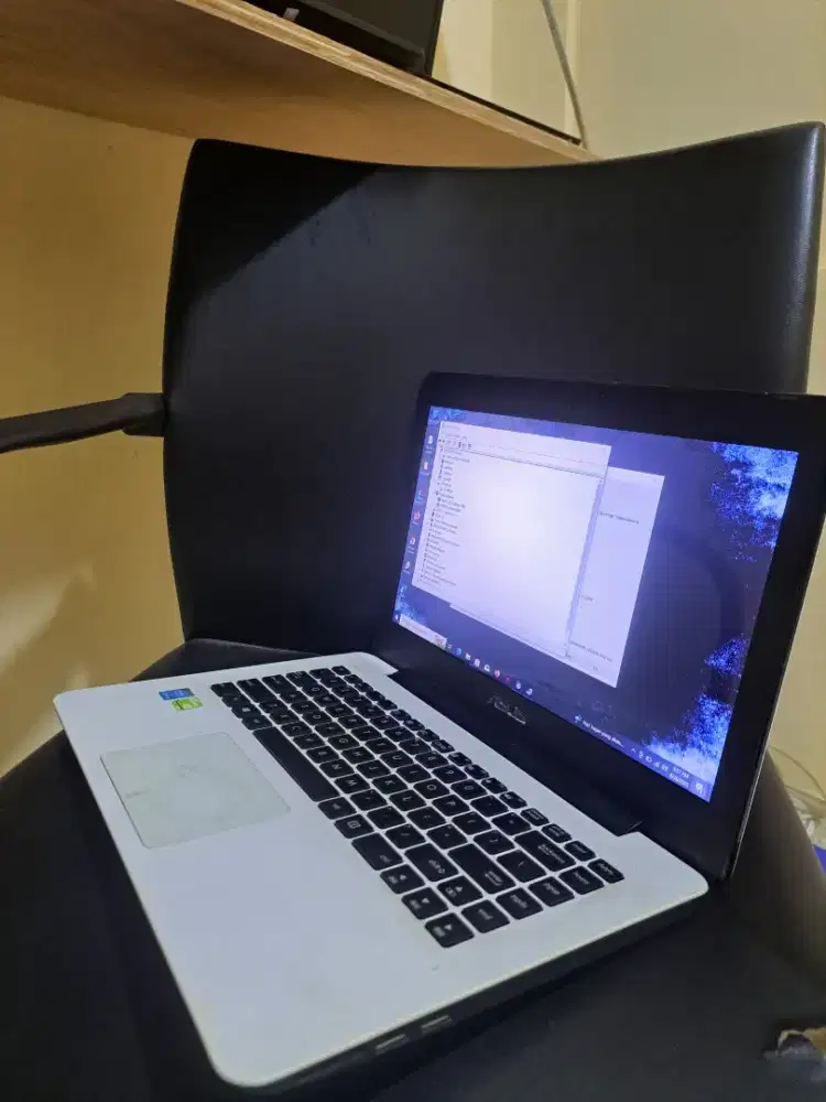 Asus X455LF Series Core i5-5200U Broadwell Gen 5 Ram 8Gb SSD 256Gb