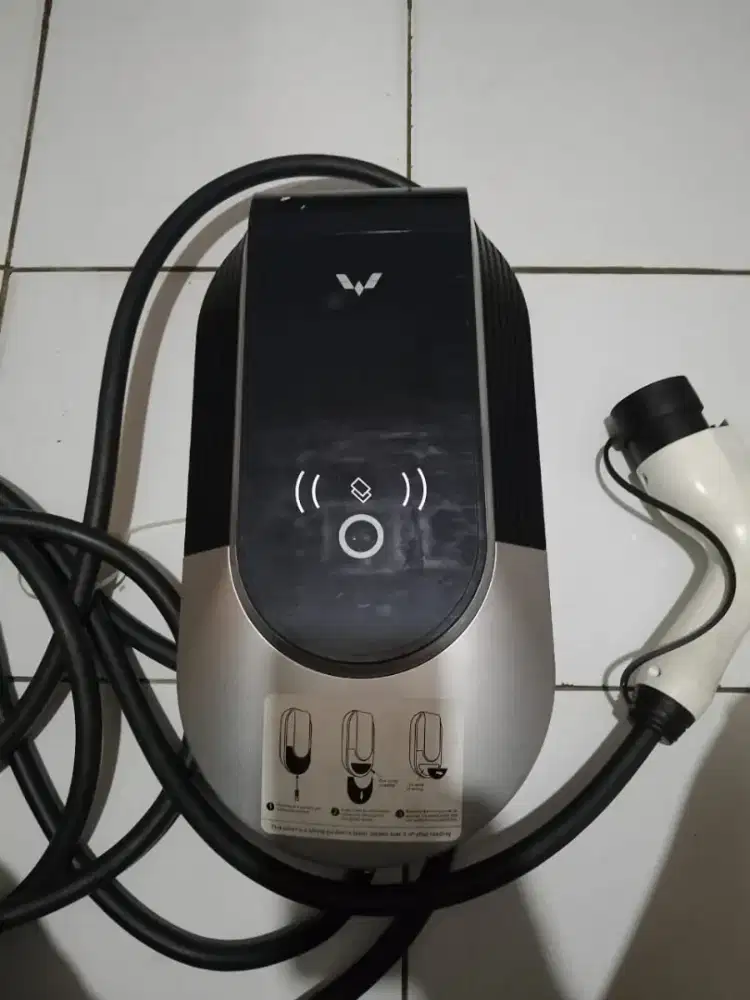 Charger mobil listrik Wuling EV