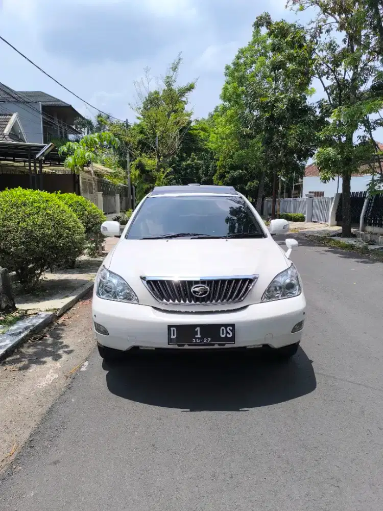 Harier L premium 2.4  at 2012 putih