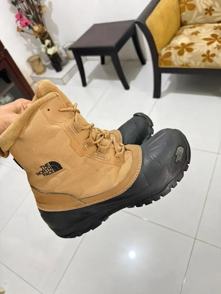 Sepatu boots The North Face Snow Shoo by