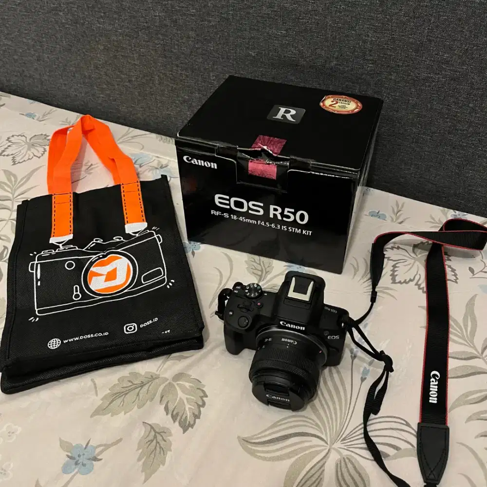 Kamera Canon EOS R50