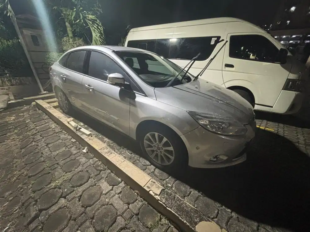 Ford Focus Titanium 2.0 AT 2012