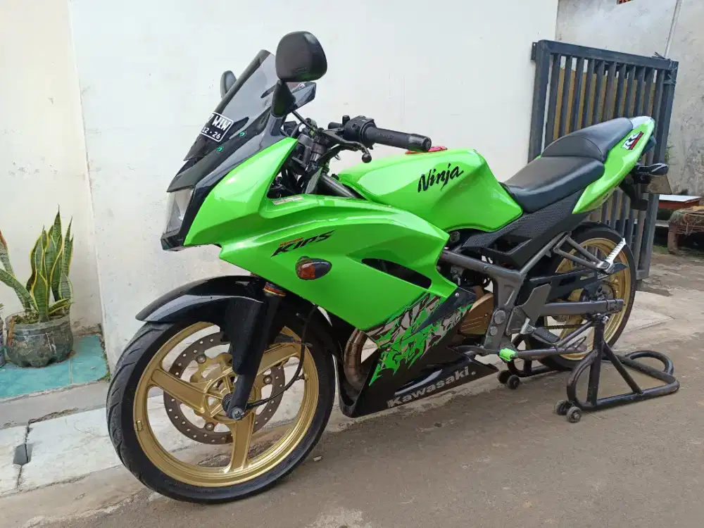 Kawasaki ninja RR new 2013 mesin halus bagus