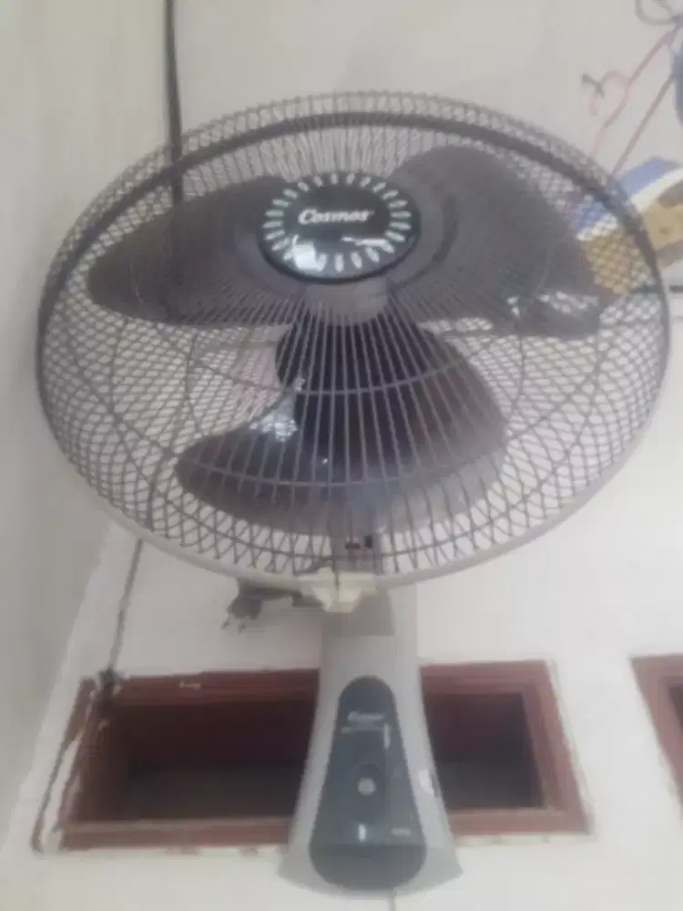 Kipas angin dinding 16 inch merk cosmos normal siap pakai nego tipis
