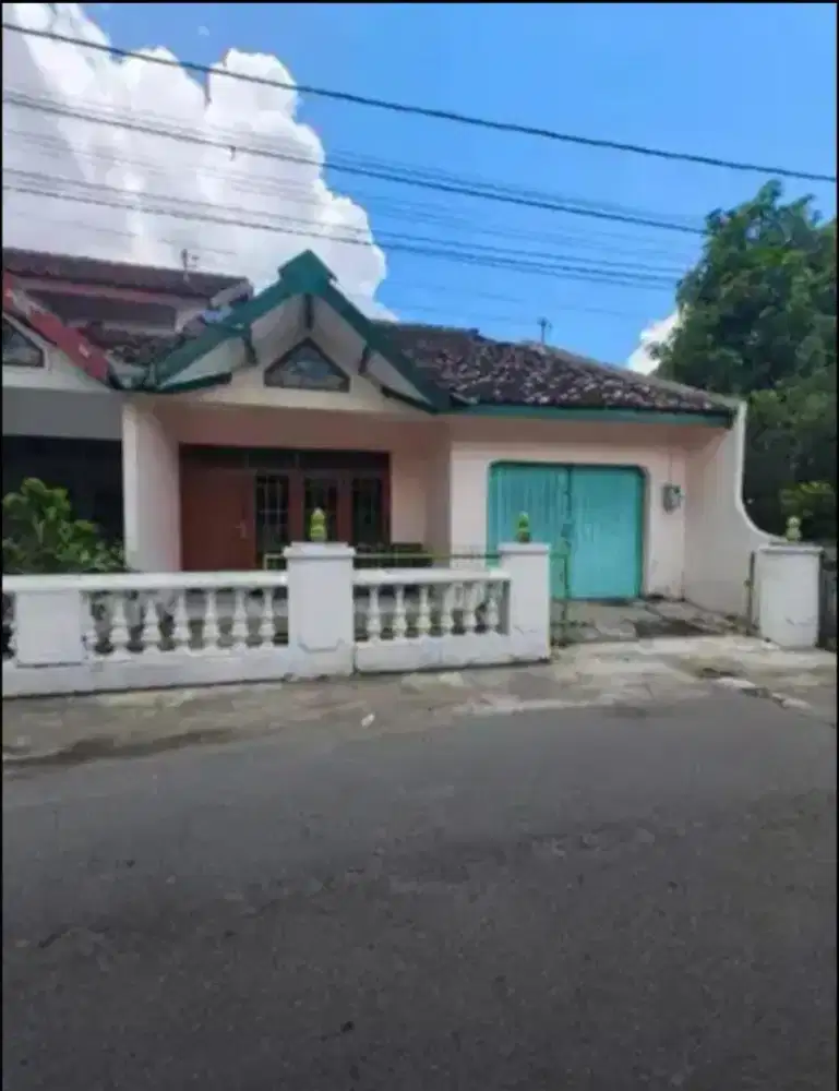 Jual rumah kodya timur xt square umbulharjo