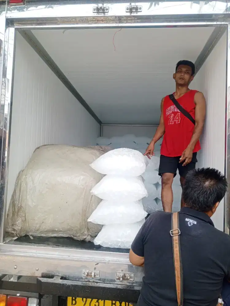 Kerja anter es galon dan gas