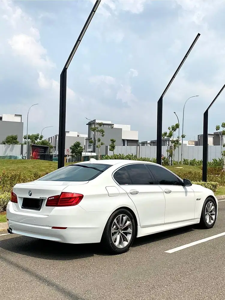 BMW F10 520i 2.0 A/T 2012