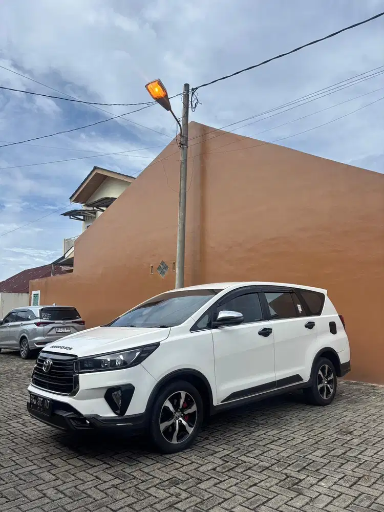 Toyota Kijang Innova 2022 venturer 2.4 diesel metic