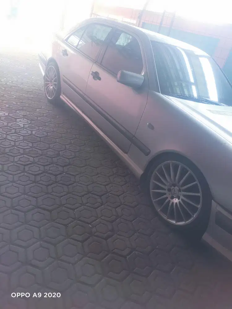 Mercedes-Benz E230 1997 Bensin