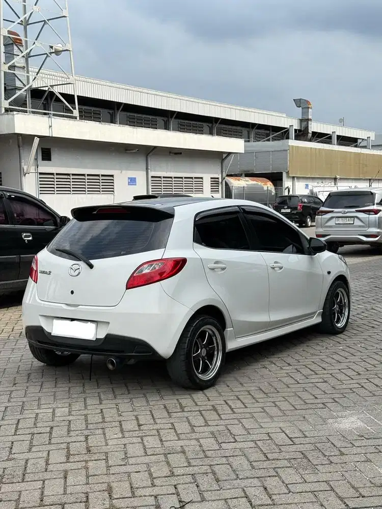 Mazda 2 R A/T 2011