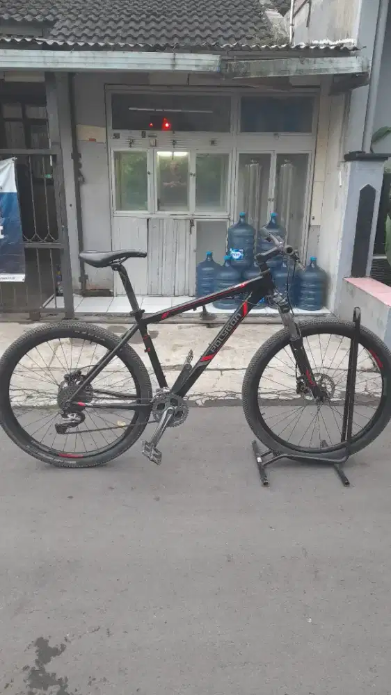 Dijual sepeda polygon extrada 5 orian 9 speed.minus shipter tak ada