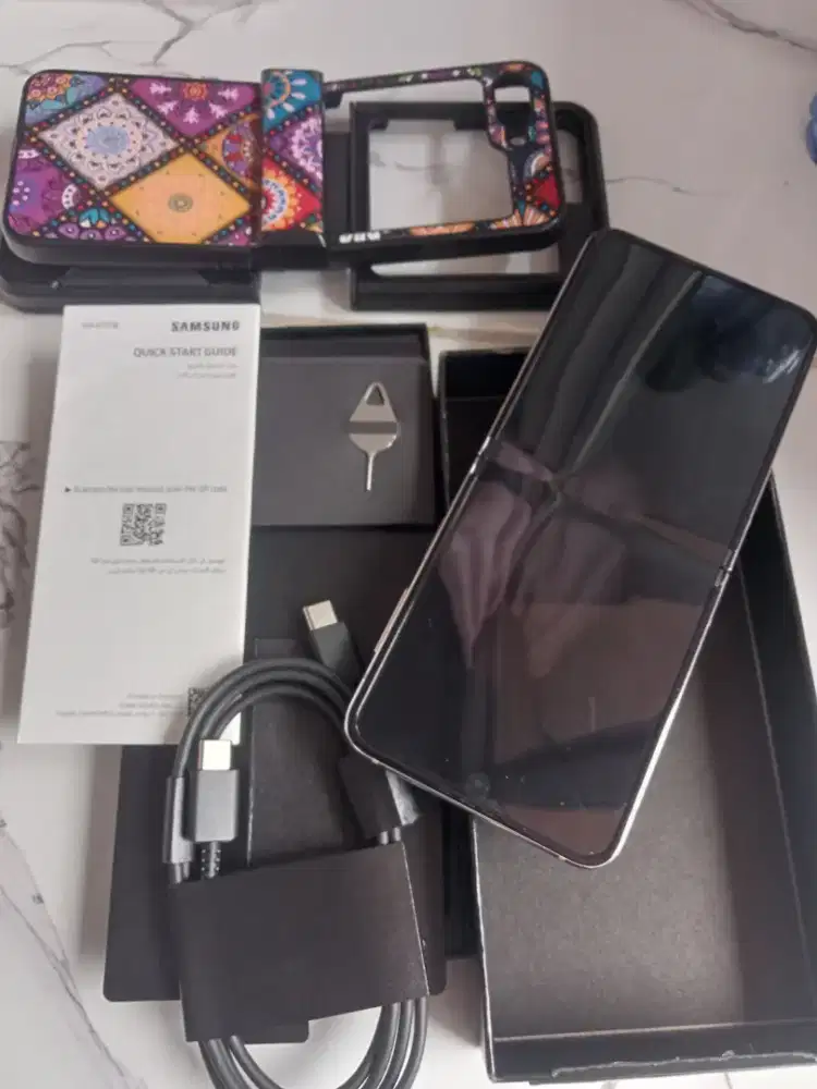 SAMSUNG GakaxyZFlio5