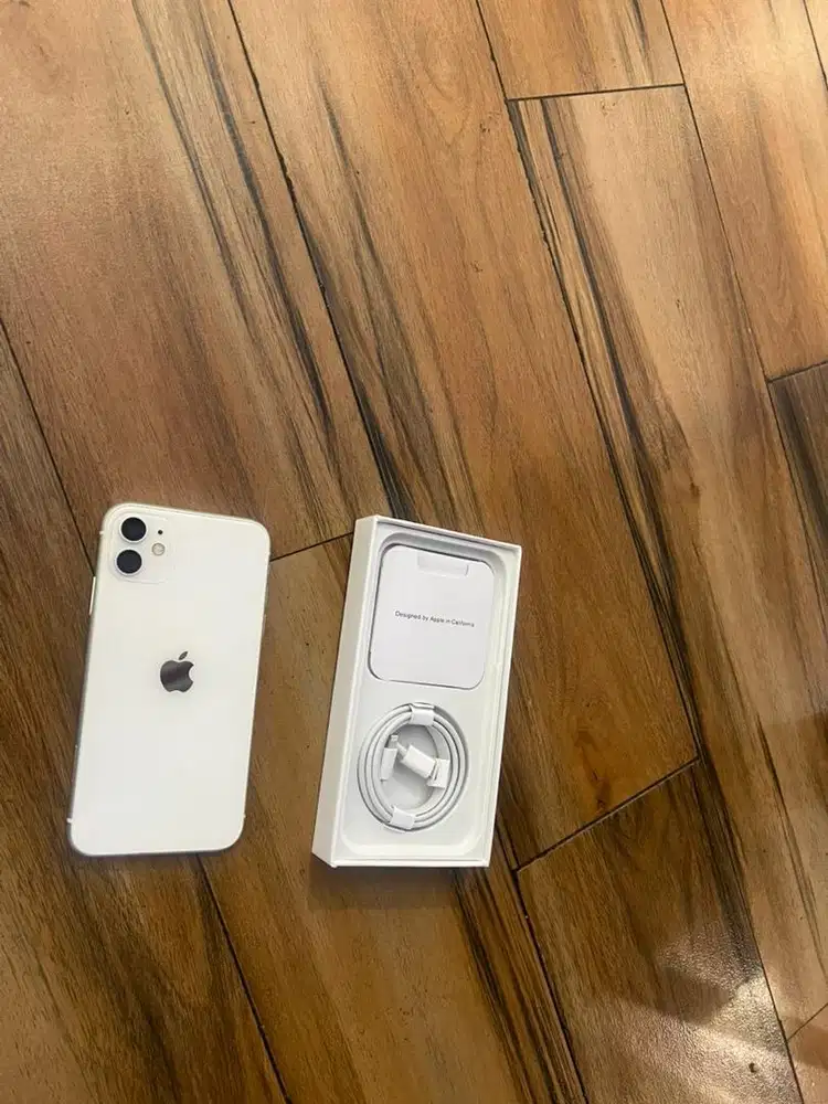 iphone 11 128gb sesuai judul putih