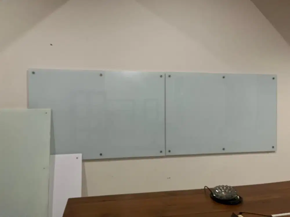 Papan tulis kaca tampered glass tebal