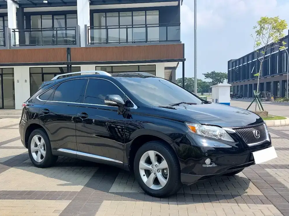 LEXUS RX270 HK th 2011. KM LOW.