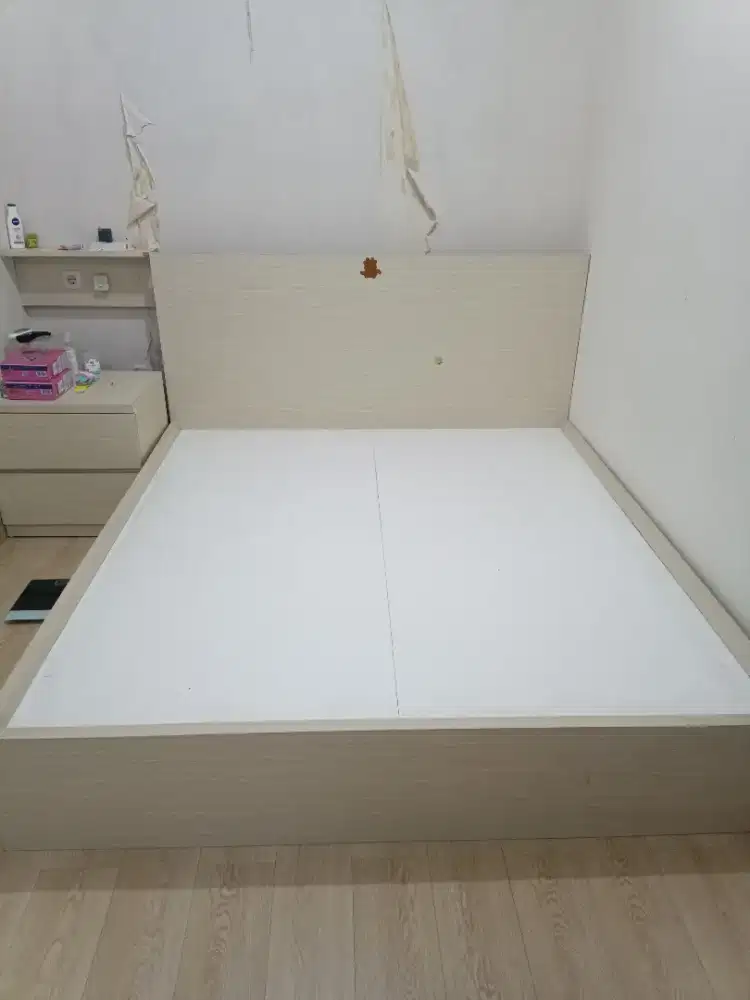 dipan / divan bekas untuk ukuran ranjang 180x200