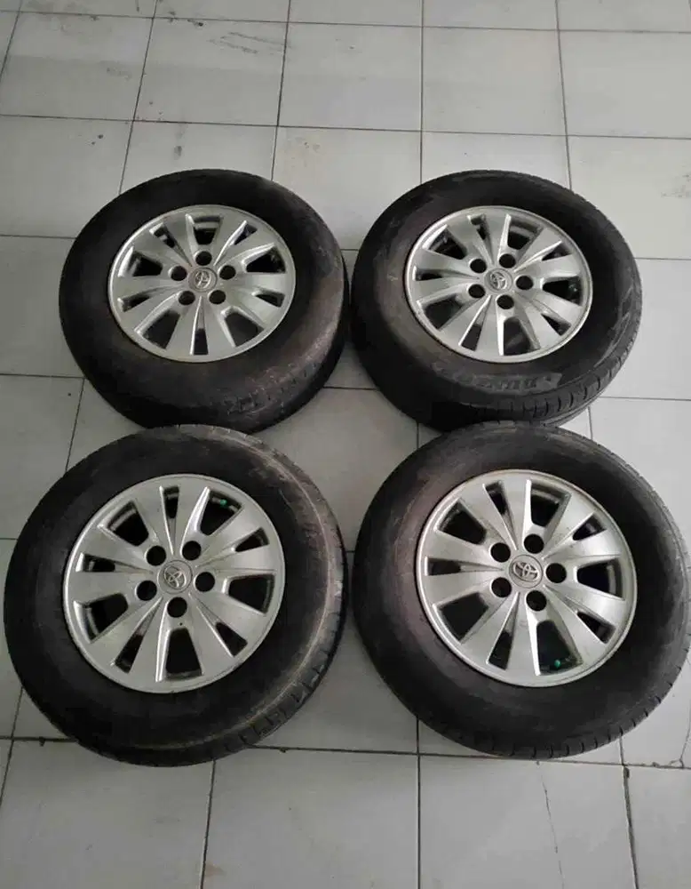 Velg Original Innova G 2013 Mulus Banget Plus Ban D/B Tebal