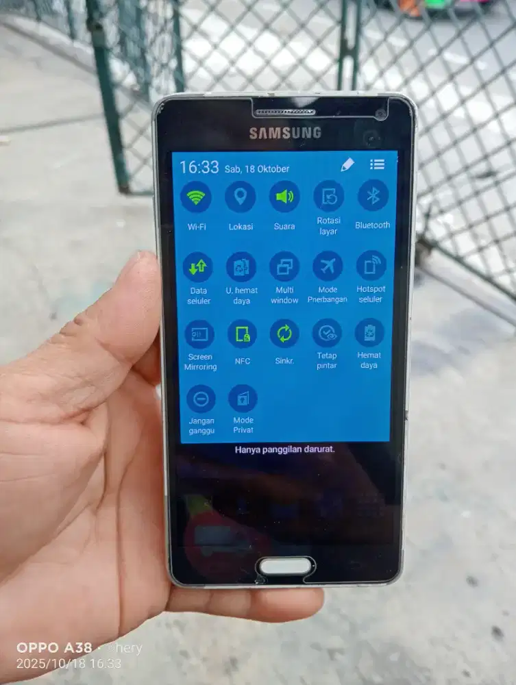 Jual butuh hp Samsung a5 nfc ram 2/16 layar amoled baterai masih awet
