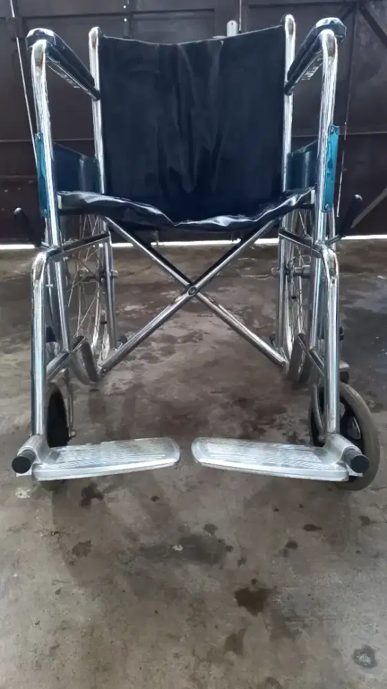 Kursi roda lipat merk Alcare