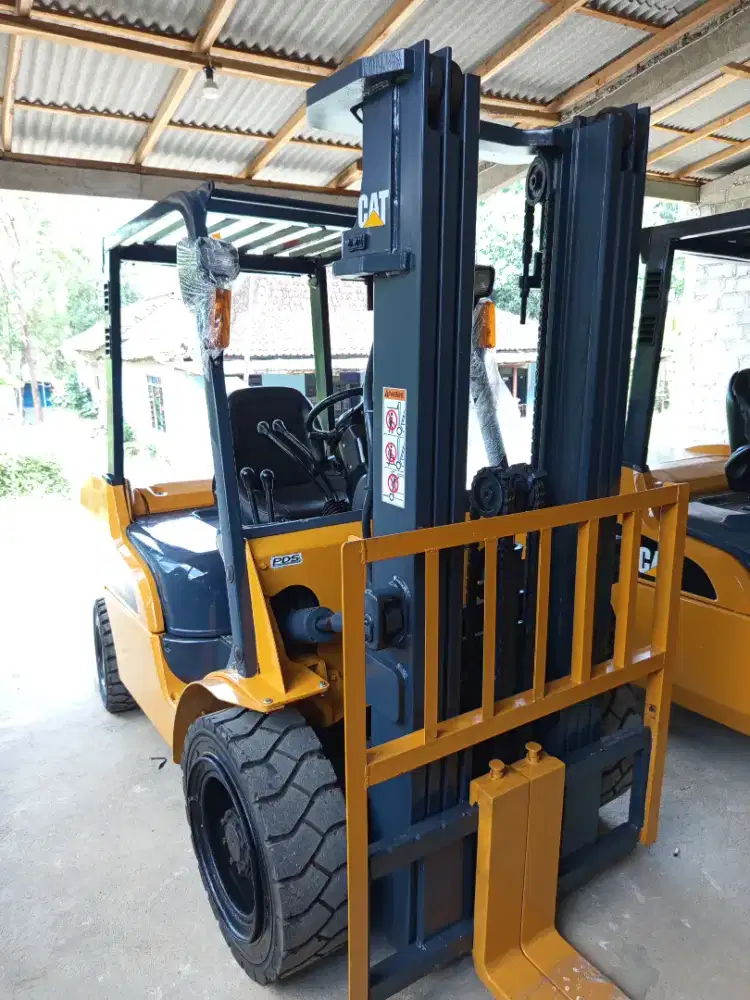 Forklift Three lift 4,7 meter speck kontainer