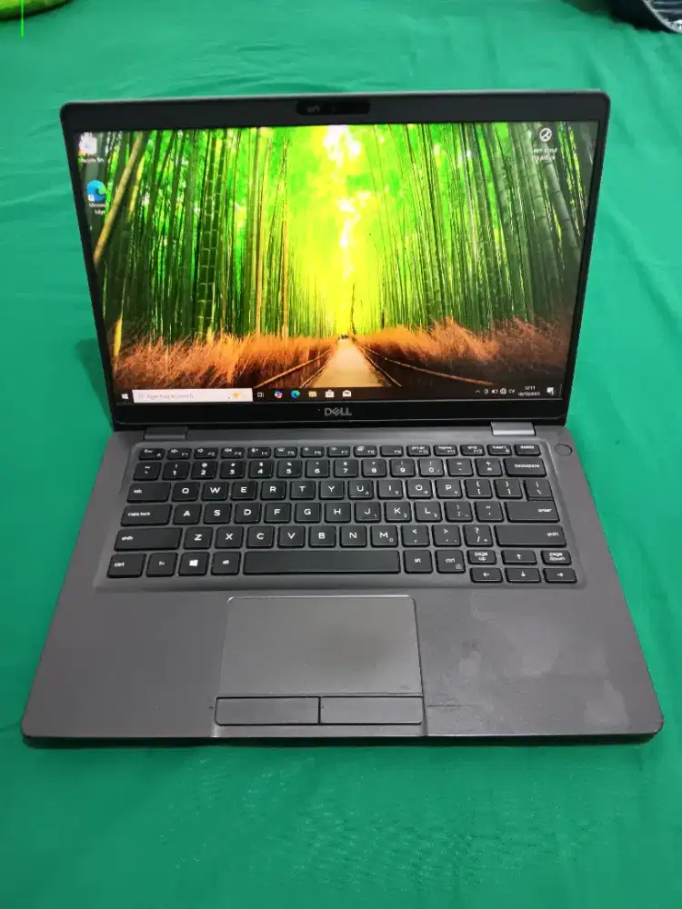 DELL 5300 CORE I5 GENERASI 8 LAYAR FHD BACKLITE KEYBORD 8GB 256GB