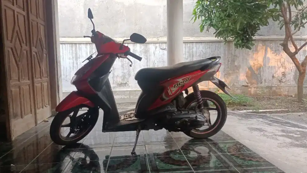 Beat Karbu 2010 merah