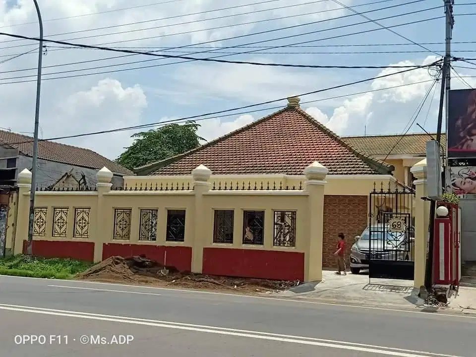 DISEWAKAN RUMAH  0 JALAN RAYA PROVINSI - ISTIIMEWA