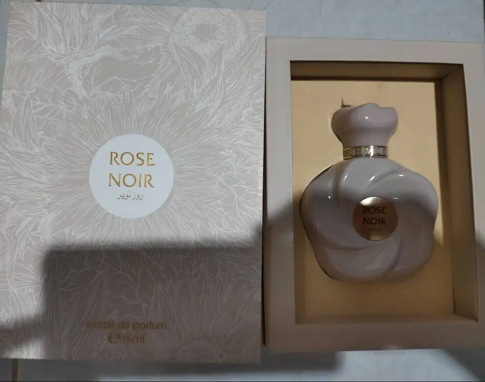 Parfum Ahmed Al Maghribi Rose Noir Extrait De Perfume 75 ml