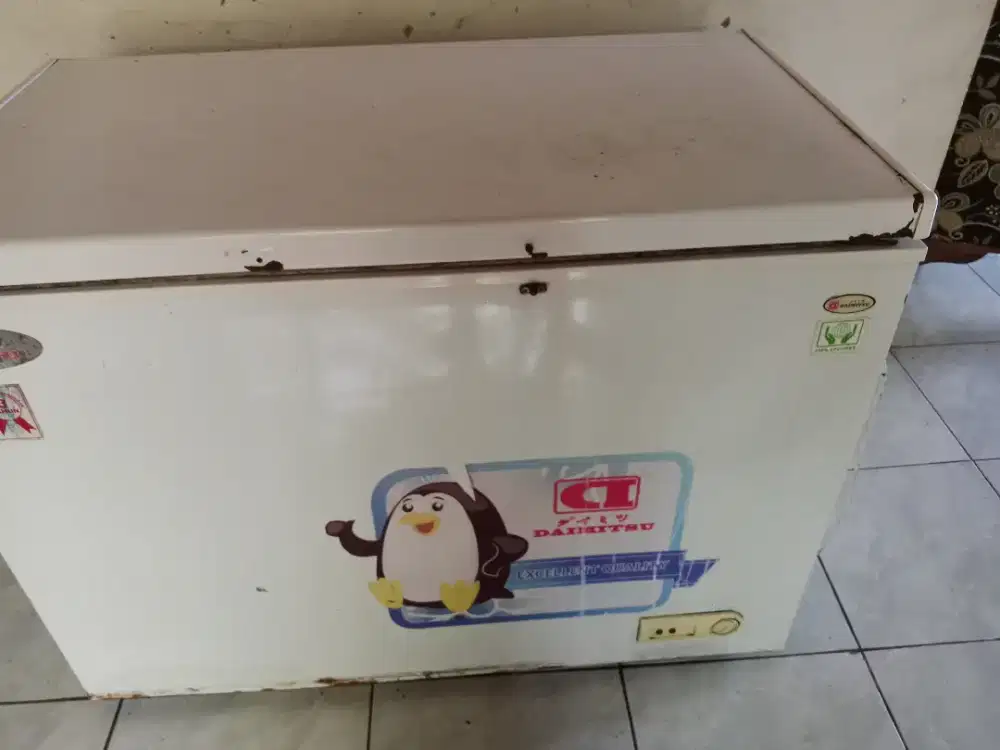 Dijual preloved frezer DAIMITSU 300 L