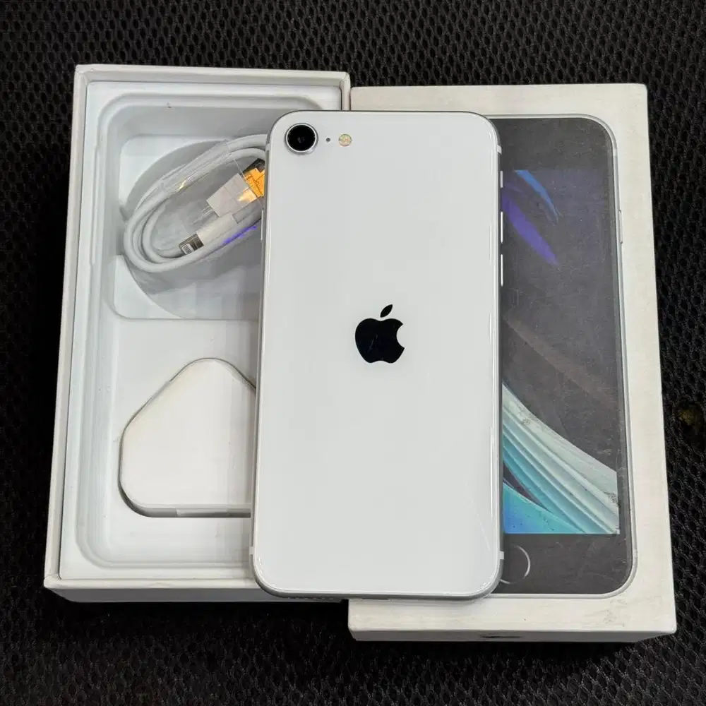 iphone SE 2020 64gb all oprator dus original body mulus like new