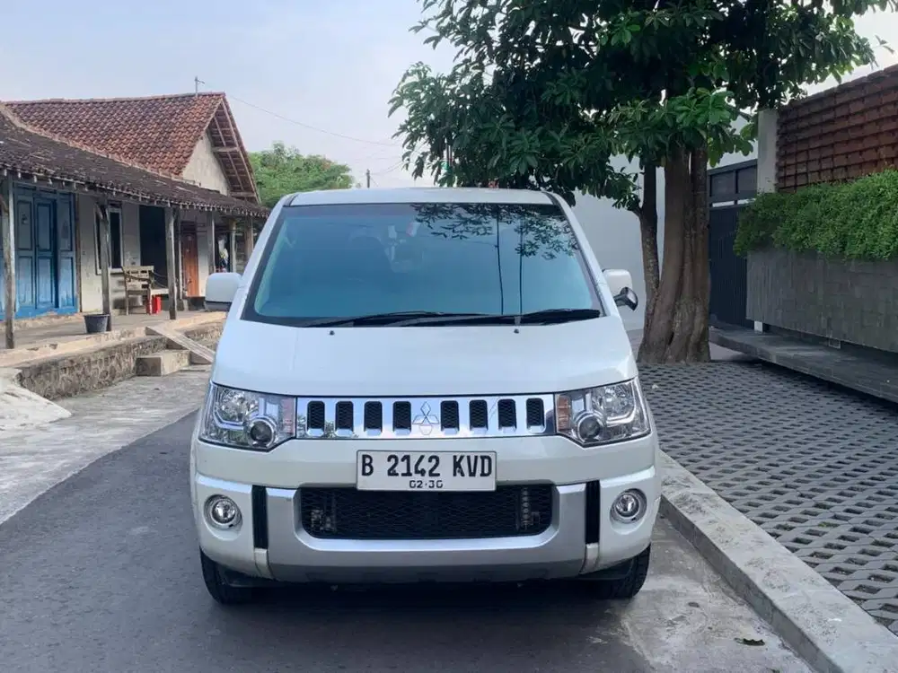 MITSUBISHI DELICA D5 2.0 AUTOMATIC BENSIN 2014 | DP 15JT | ISTIMEWA