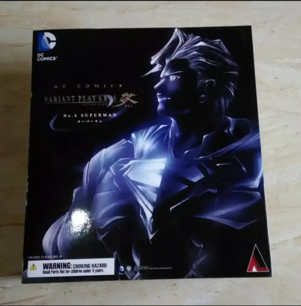 Play Arts Kai -SUPERMAN DC VARIANT (ORIGINAL SQUARE ENIX)