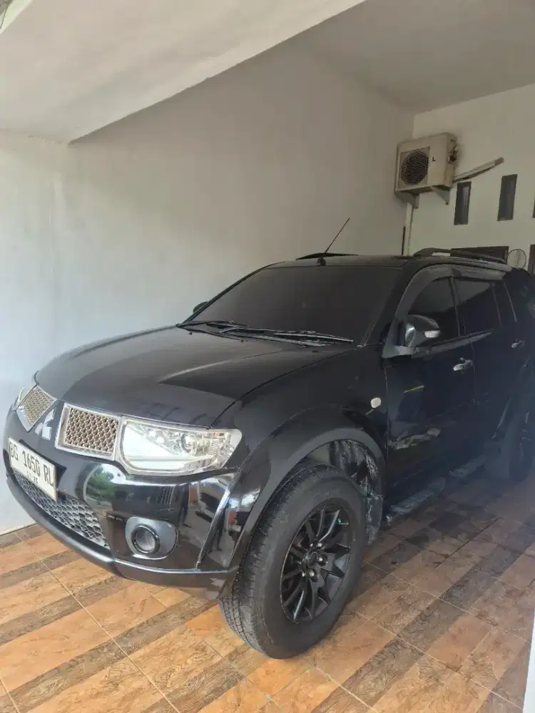 Pajero Sport Exceed 4x2 AT