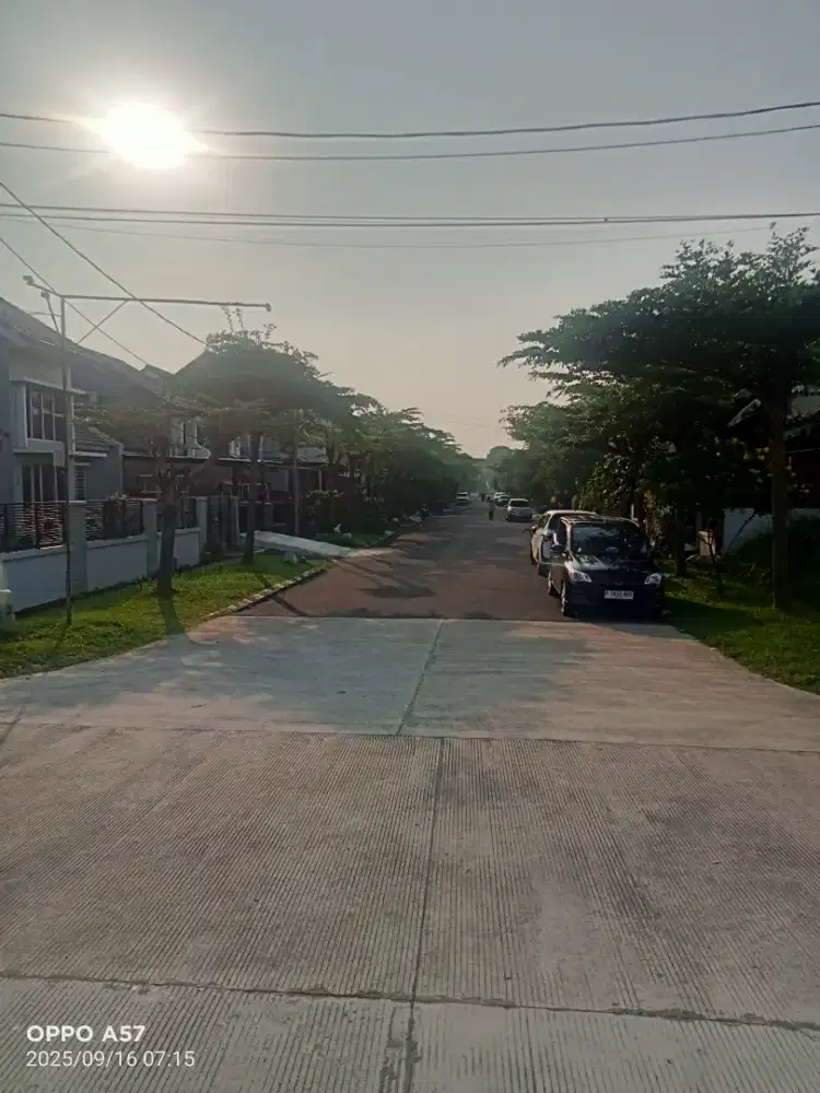 Di jual rumah second di Kemang Pratama 5 blok cc 33 Bekasi